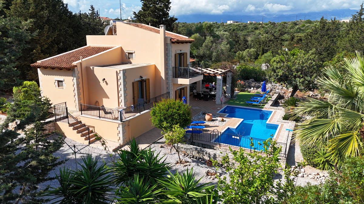 Welcome to our Crete villa for 6 2